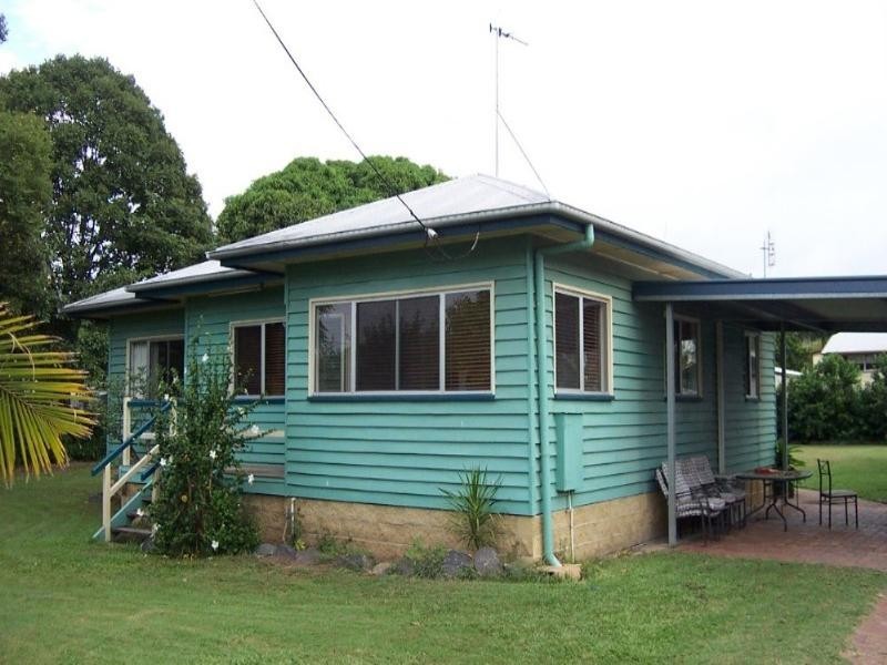 2 Wynter Street, Bundaberg QLD 4670