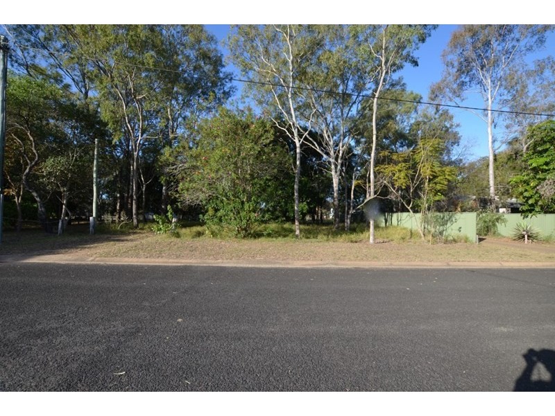 15 Lagoon Drive, Moore Park Beach QLD 4670