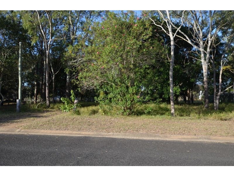 15 Lagoon Drive, Moore Park Beach QLD 4670