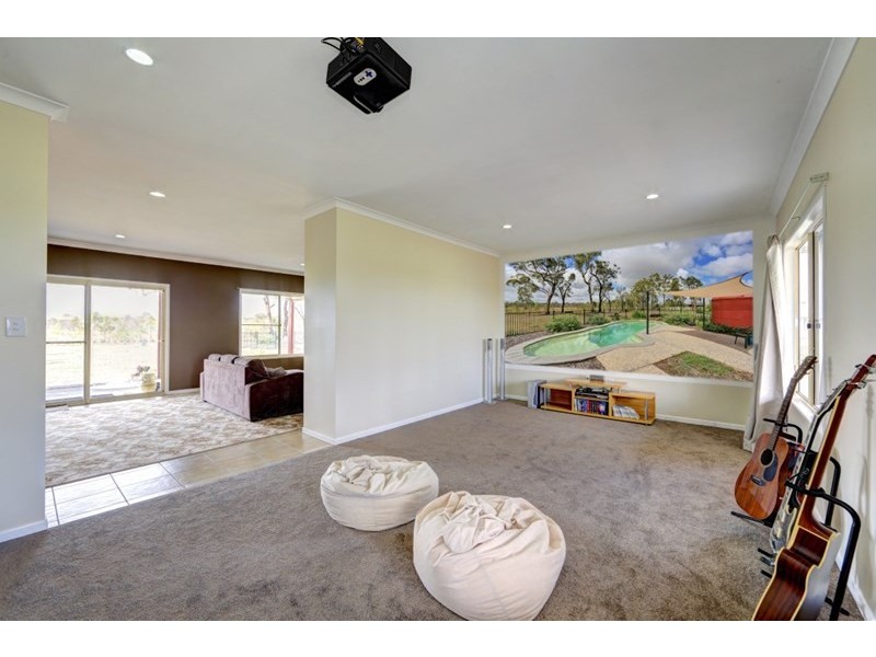 14 Bendidee Court, Branyan QLD 4670