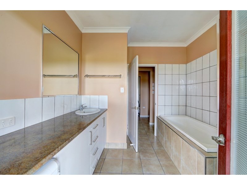 14 Bendidee Court, Branyan QLD 4670