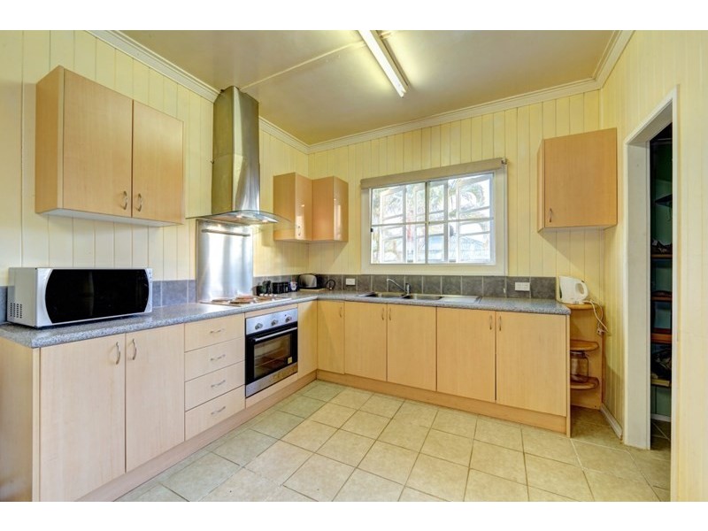 3 Bates Street, Svensson Heights QLD 4670