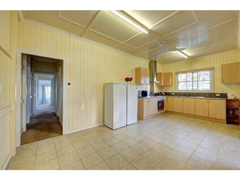 3 Bates Street, Svensson Heights QLD 4670