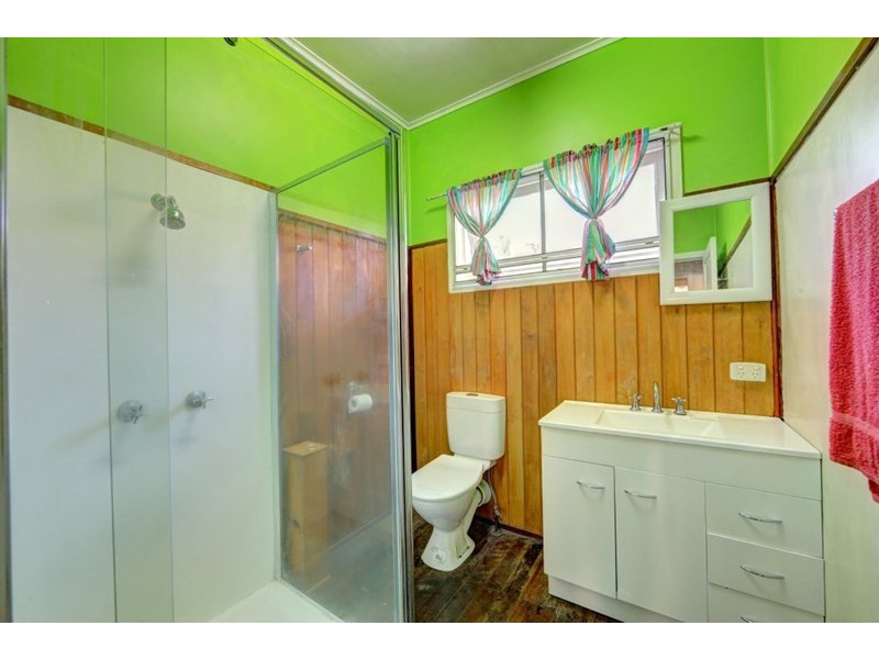 3 Bates Street, Svensson Heights QLD 4670