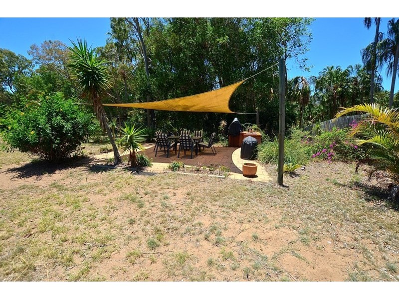 15 Woodlands Lane, Moore Park Beach QLD 4670