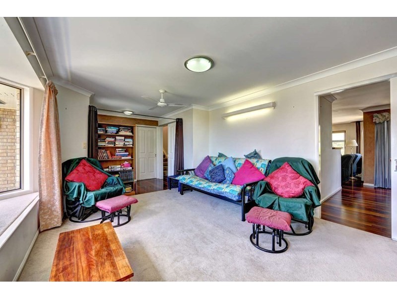 4 Gardiner Court, Avenell Heights QLD 4670