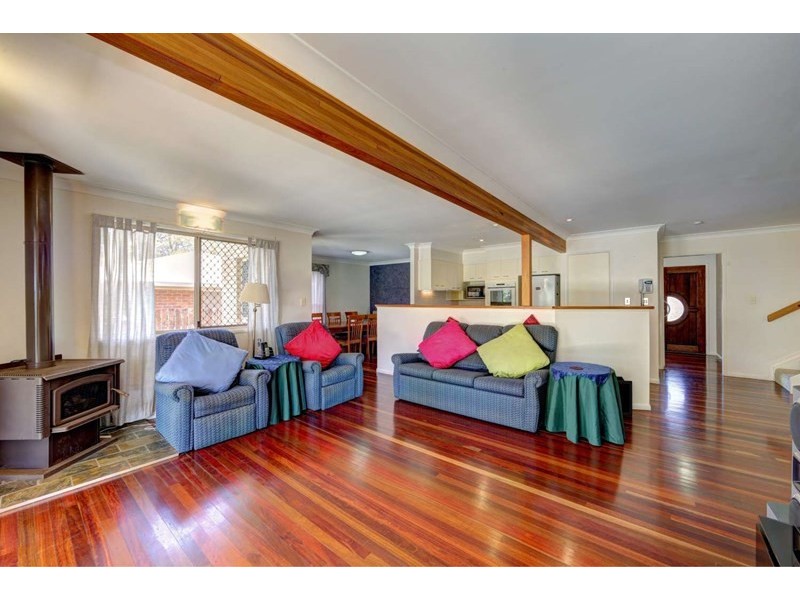 4 Gardiner Court, Avenell Heights QLD 4670