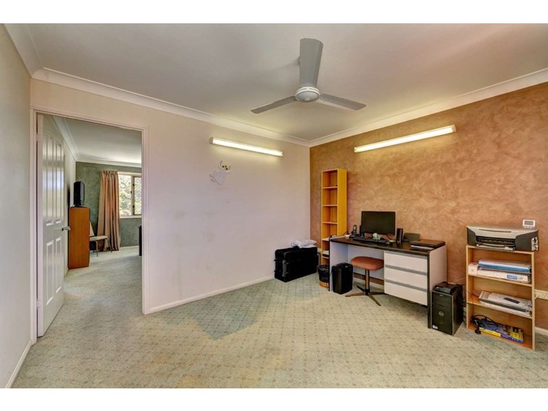 4 Gardiner Court, Avenell Heights QLD 4670