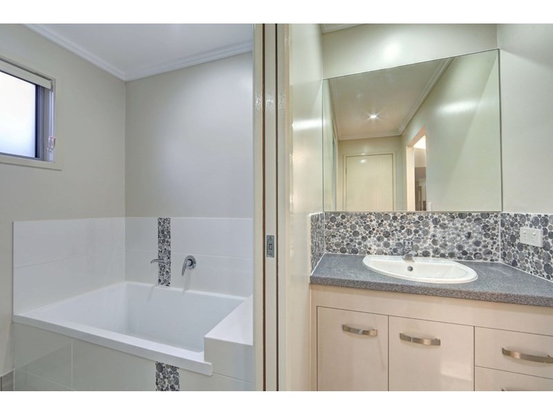 24 Avoca Street, Bundaberg West QLD 4670