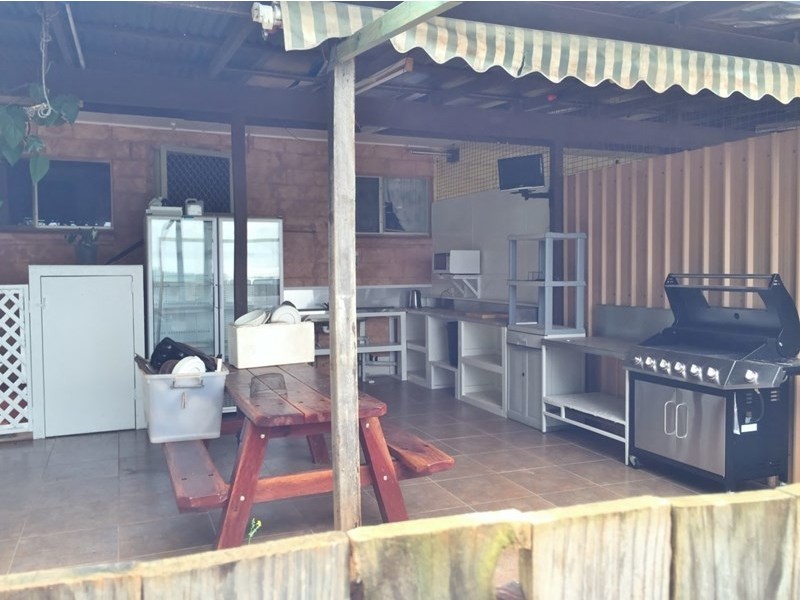 28696 Bruce Highway, Childers QLD 4660