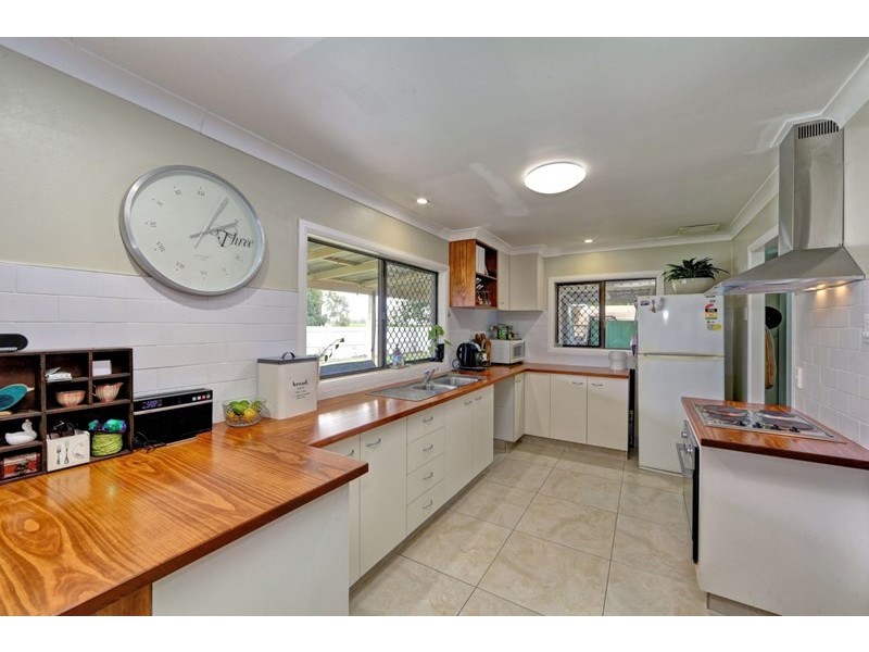 10 Witts Road, Meadowvale QLD 4670