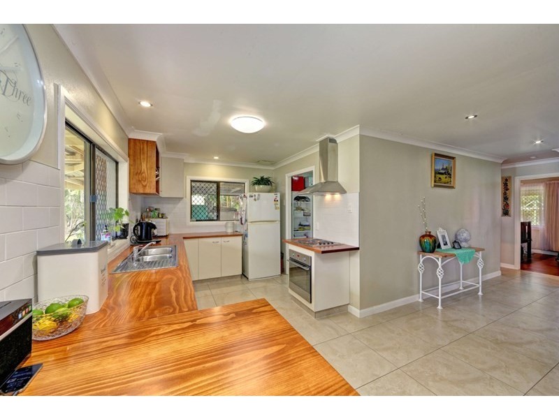 10 Witts Road, Meadowvale QLD 4670