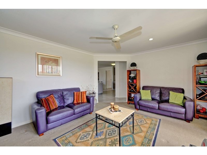 17 Neville Drive, Branyan QLD 4670