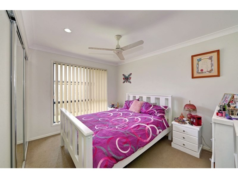 17 Neville Drive, Branyan QLD 4670