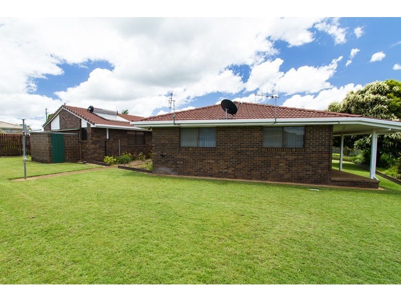 4 Smiths Road, Avoca QLD 4670