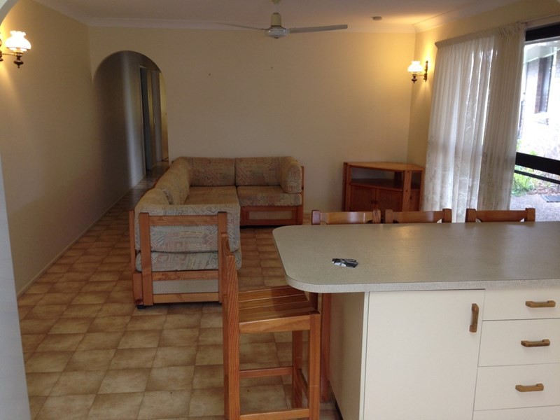 4 Smiths Road, Avoca QLD 4670