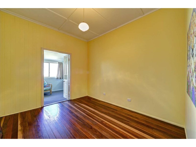 183 Elliott Heads Road, Ashfield QLD 4670