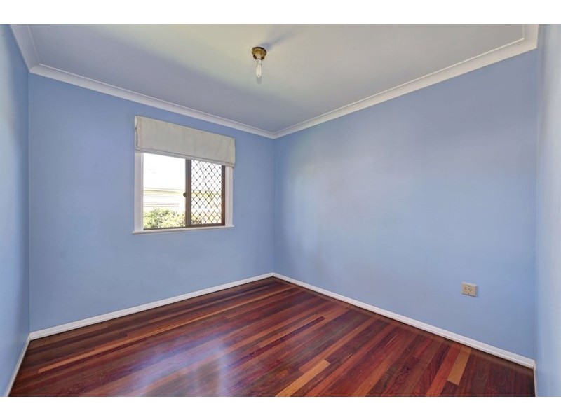 8 Arnold Street, Kepnock QLD 4670