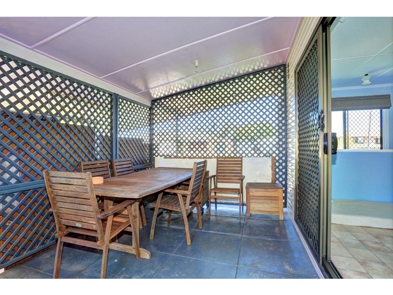 8 Arnold Street, Kepnock QLD 4670