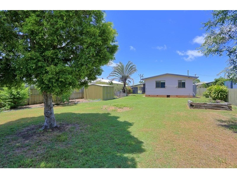 8 Arnold Street, Kepnock QLD 4670