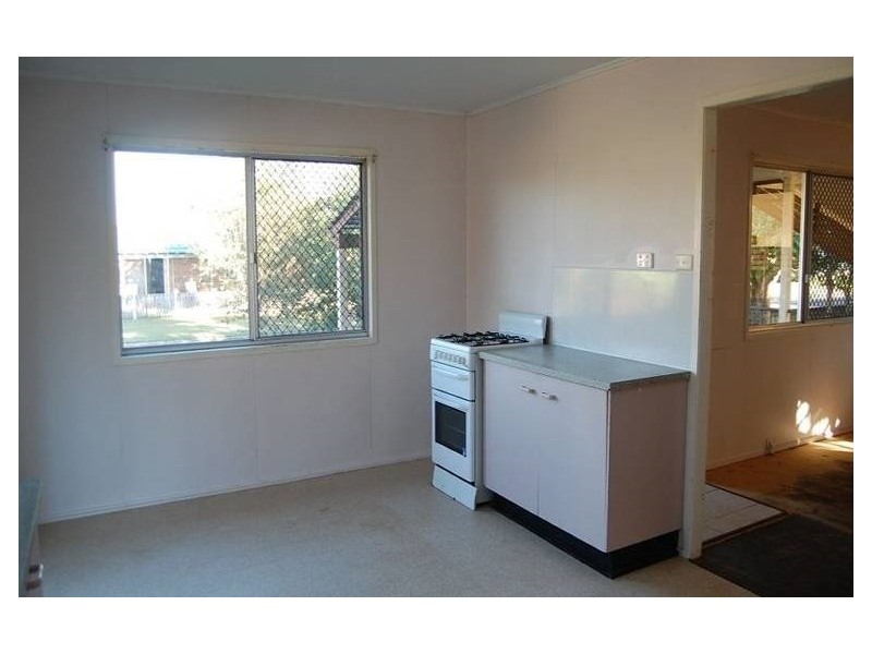 11 Bullpitt Street, Avenell Heights QLD 4670