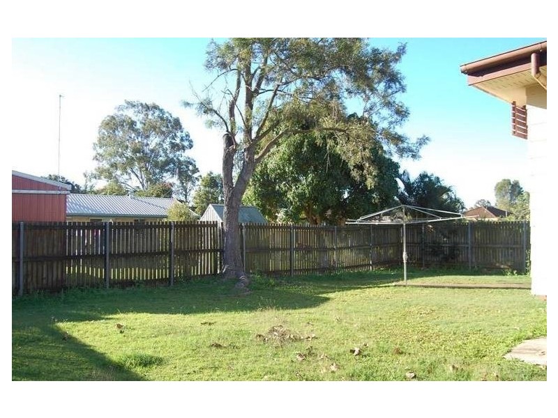 11 Bullpitt Street, Avenell Heights QLD 4670