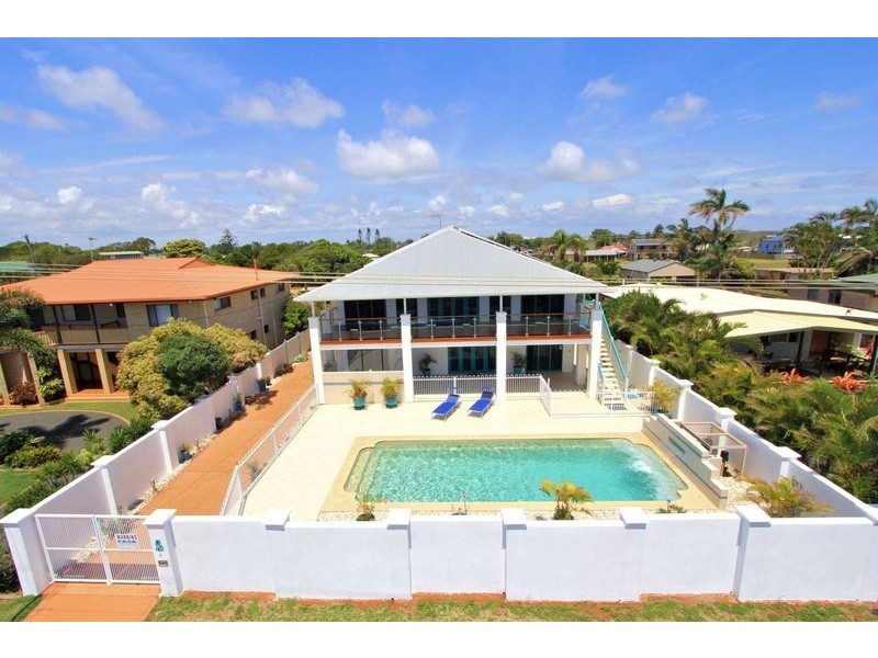 49 Hunter Street, Burnett Heads QLD 4670