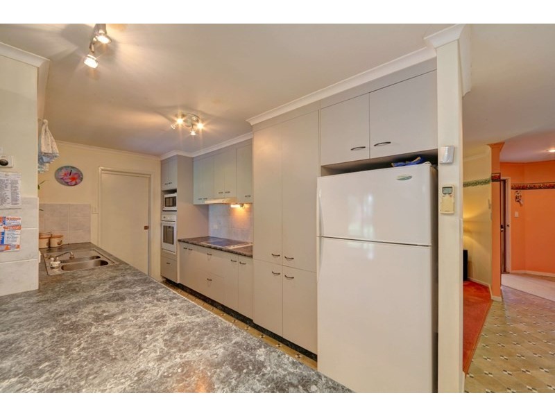 1 Pinto Avenue, Branyan QLD 4670