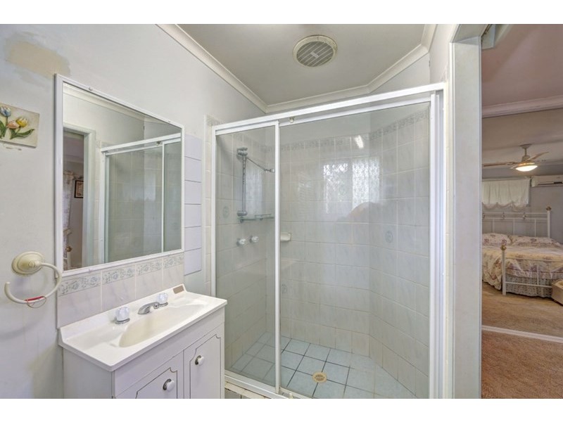1 Pinto Avenue, Branyan QLD 4670
