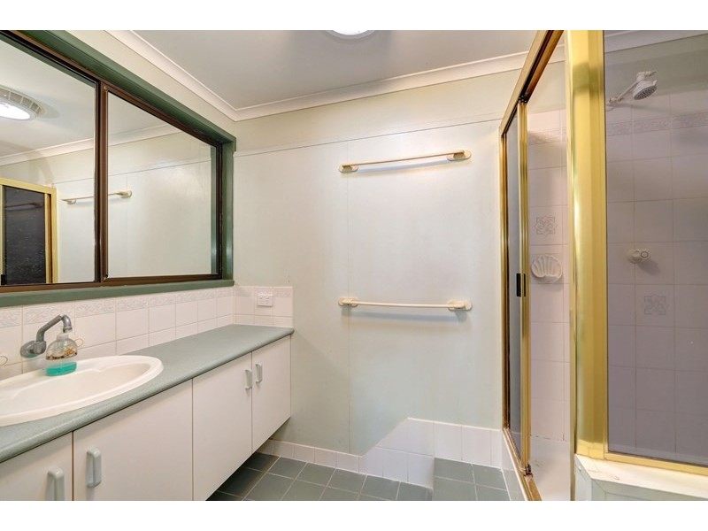 25 Low Street, Kensington QLD 4670