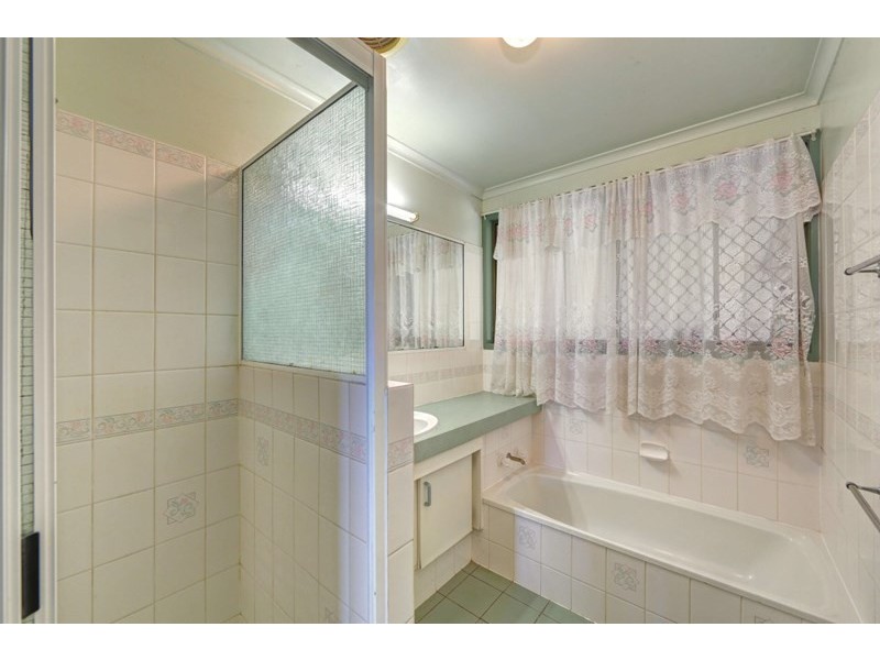 25 Low Street, Kensington QLD 4670