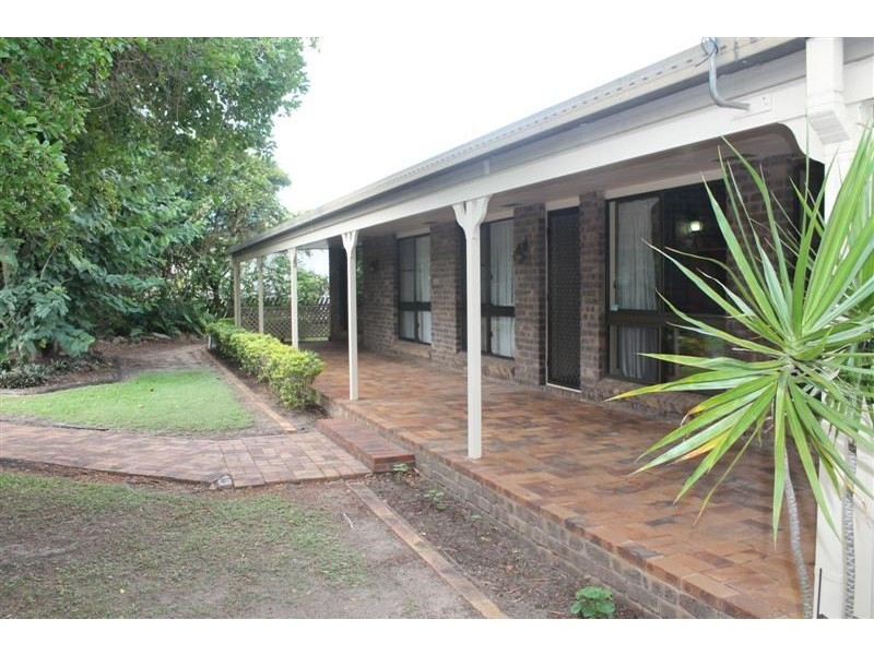 1 Hillvue Avenue, Avoca QLD 4670