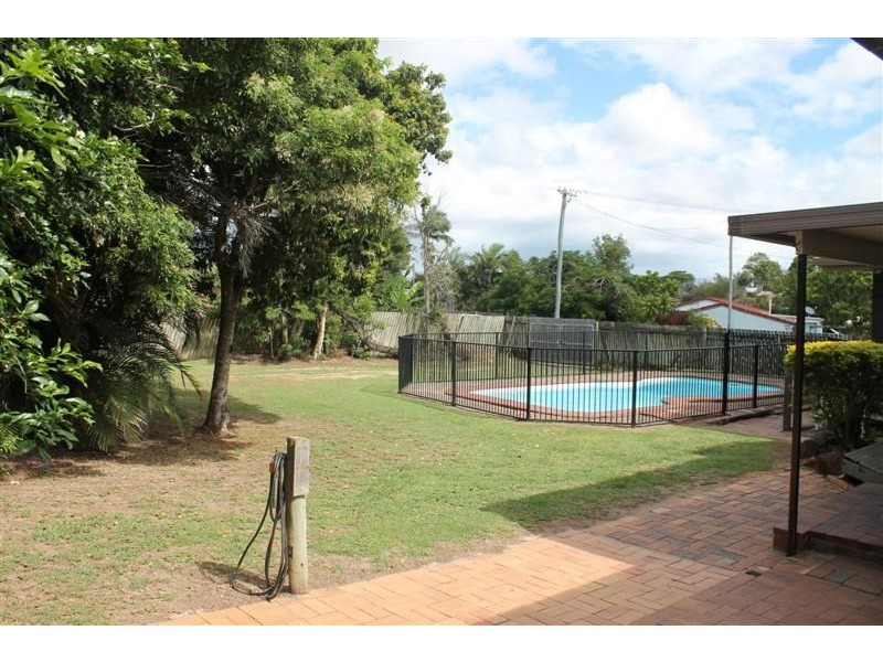 1 Hillvue Avenue, Avoca QLD 4670