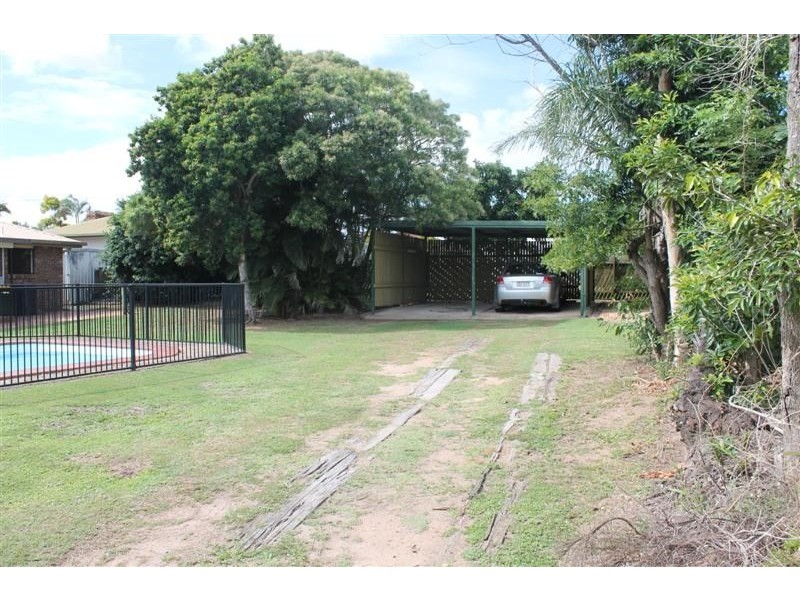 1 Hillvue Avenue, Avoca QLD 4670