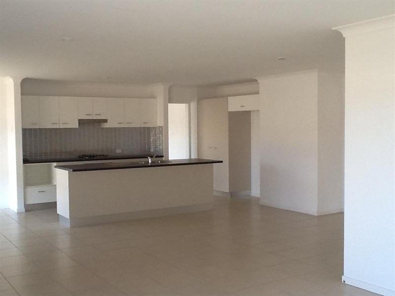 33 Malvern Drive, Moore Park Beach QLD 4670