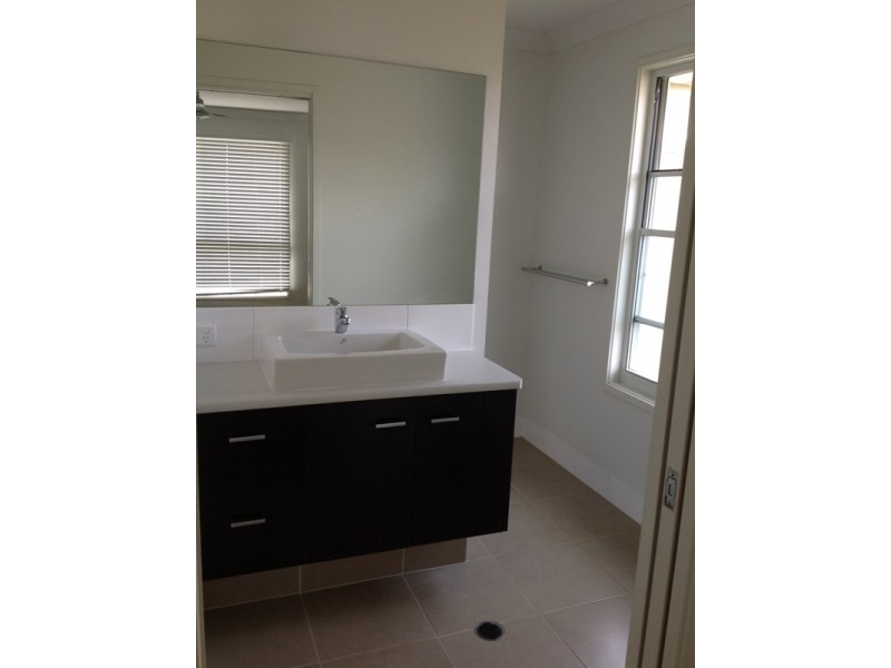 51 Neville Drive, Branyan QLD 4670