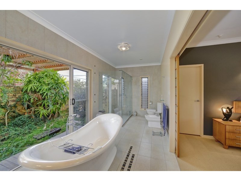 5 Willdora Drive, Elliott QLD 4670