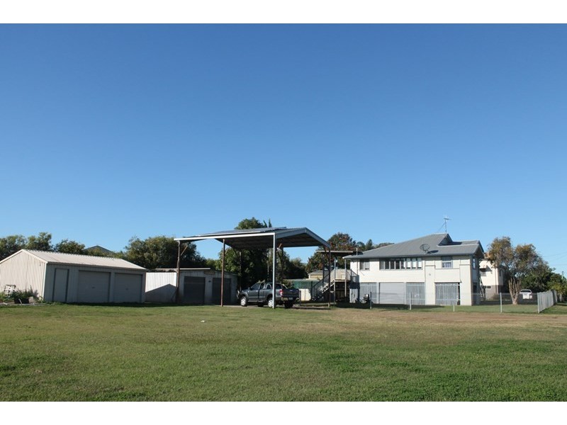 32 Agnes Street, Bundaberg North QLD 4670