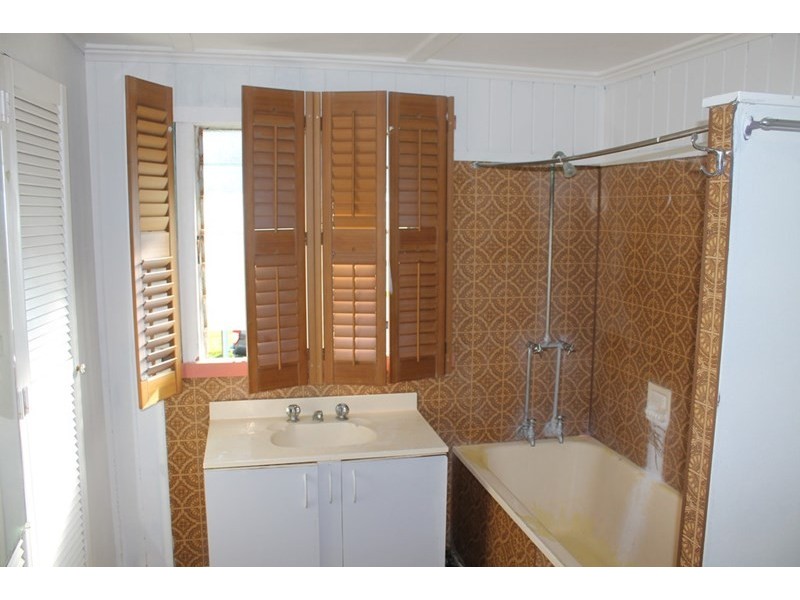 32 Agnes Street, Bundaberg North QLD 4670