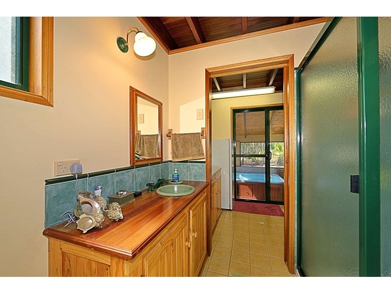 92 Melcer Road, Elliott Heads QLD 4670