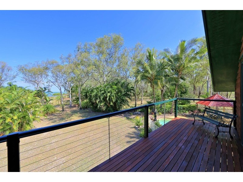 92 Melcer Road, Elliott Heads QLD 4670