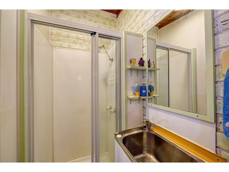 15 Glenview Crescent, Avoca QLD 4670