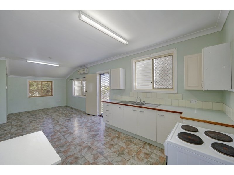 11 Blamey Street, Avenell Heights QLD 4670