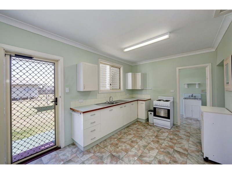 11 Blamey Street, Avenell Heights QLD 4670