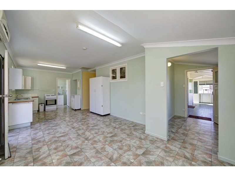 11 Blamey Street, Avenell Heights QLD 4670