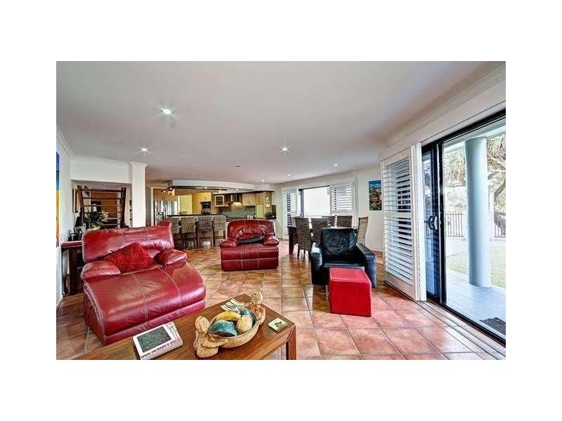 2/22a Woongarra Scenic Drive, Bargara QLD 4670