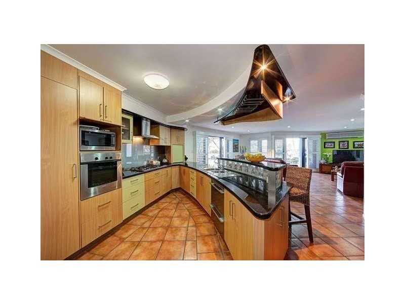 2/22a Woongarra Scenic Drive, Bargara QLD 4670