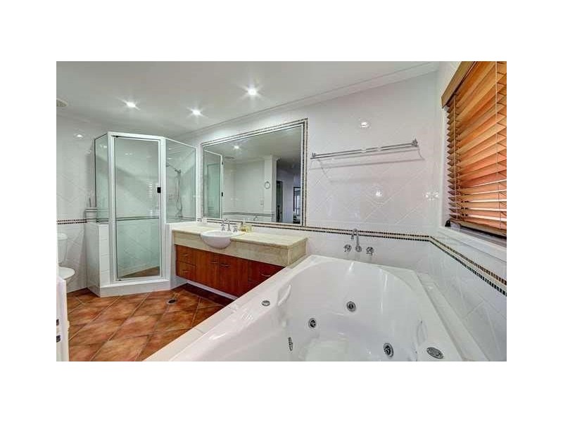 2/22a Woongarra Scenic Drive, Bargara QLD 4670