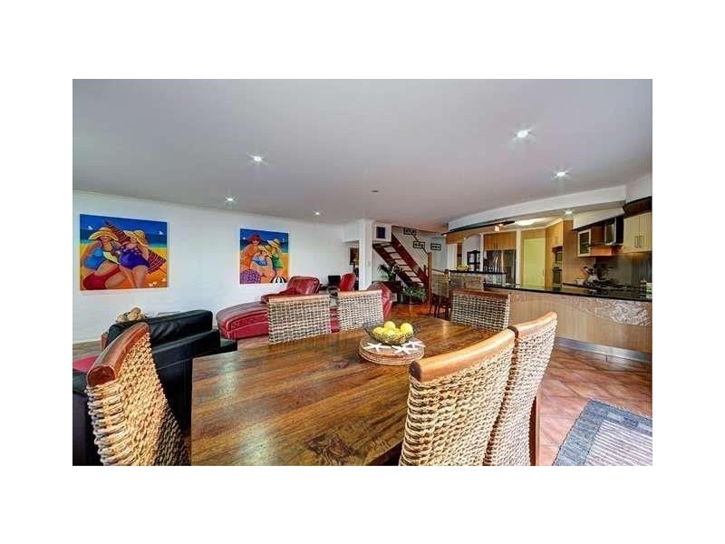 2/22a Woongarra Scenic Drive, Bargara QLD 4670