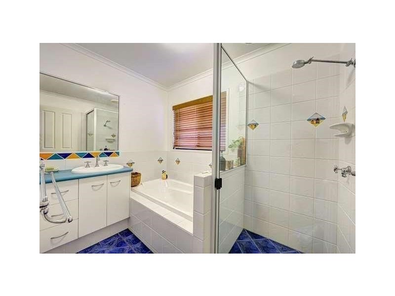 2/22a Woongarra Scenic Drive, Bargara QLD 4670